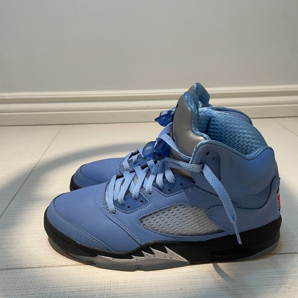 Jordan 5 unc University Blue - Picture 2 of 4